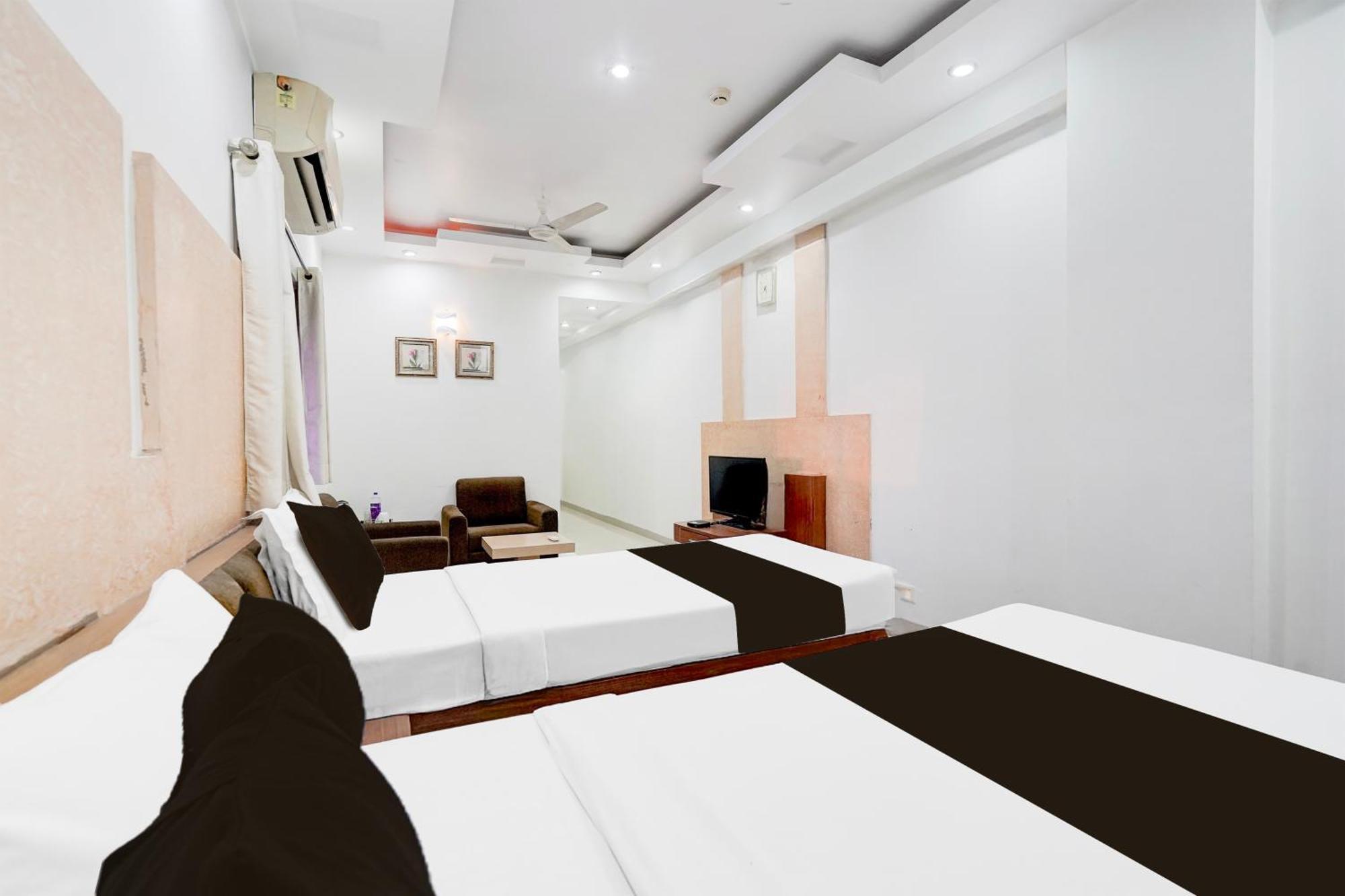 Super Townhouse Mg Road Porbandar Formerly Hotel Harmony Zewnętrze zdjęcie