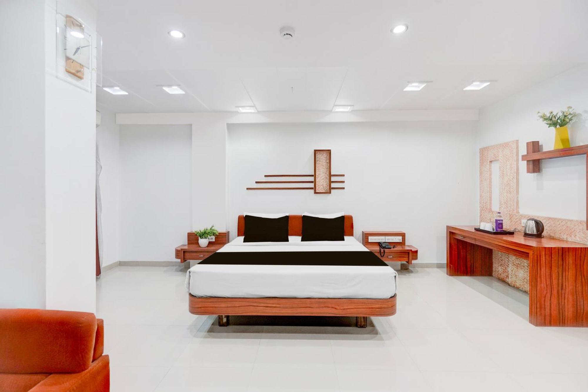 Super Townhouse Mg Road Porbandar Formerly Hotel Harmony Zewnętrze zdjęcie